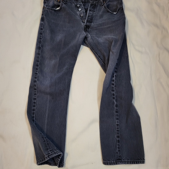 Men's Levi's button down - Picture 2 of 4